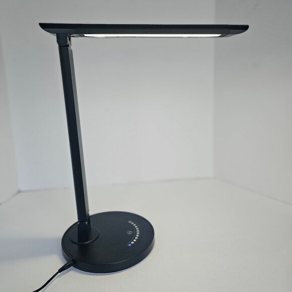 Real Space LED Desk Lamp With USB Port 158 H Black Finish Like New - Picture 1 of 12